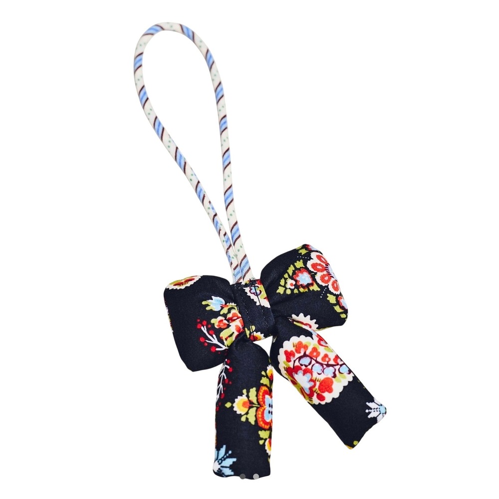 Vera Bradley Bow Bag Charm Floral Paisley‎ Navy Blue Fabric Keychain Accessory